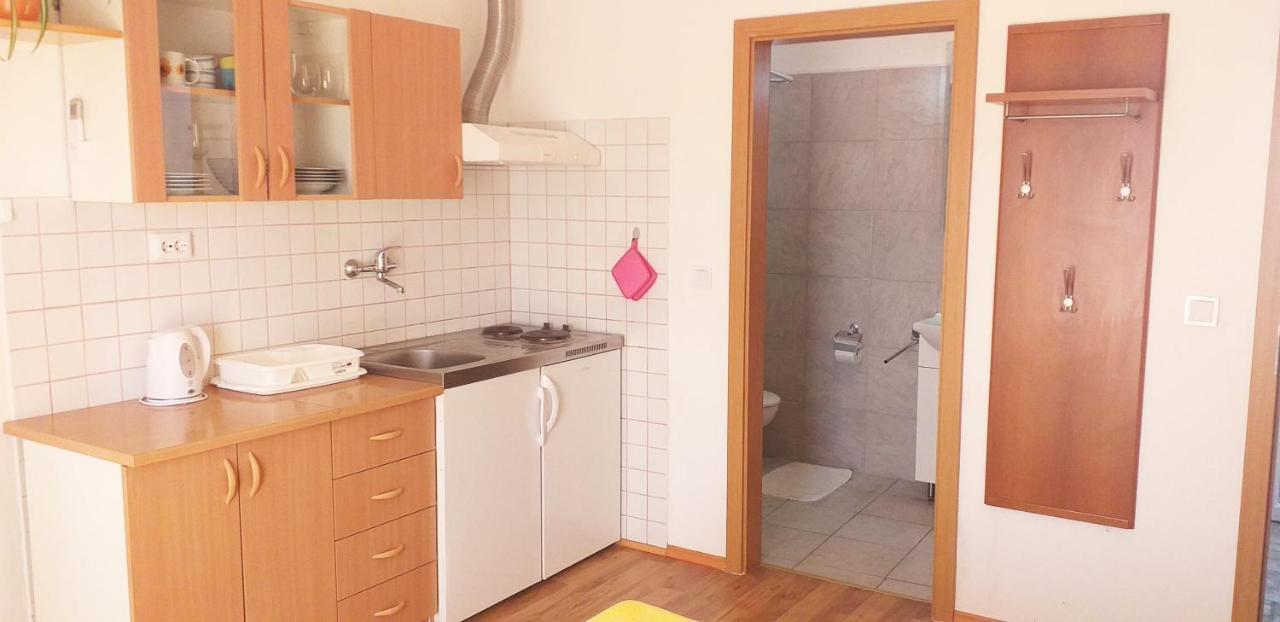 Apartamento Relax In Črni Kal Exterior foto