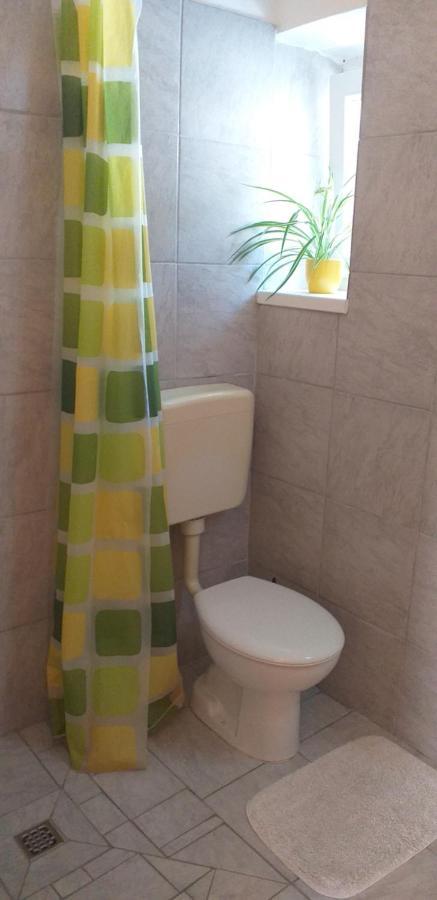 Apartamento Relax In Črni Kal Exterior foto